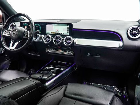 Used 2023 Mercedes-Benz EQB 300 4MATIC w/ Exclusive Package image 19