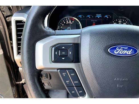 Used 2019 Ford F150 Lariat w/ Equipment Group 502A Luxury AWD/4WD image 12