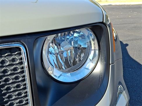 Used 2021 Jeep Renegade Latitude image 13