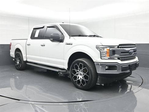Used 2018 Ford F150 XLT w/ Equipment Group 302A Luxury RWD image 3