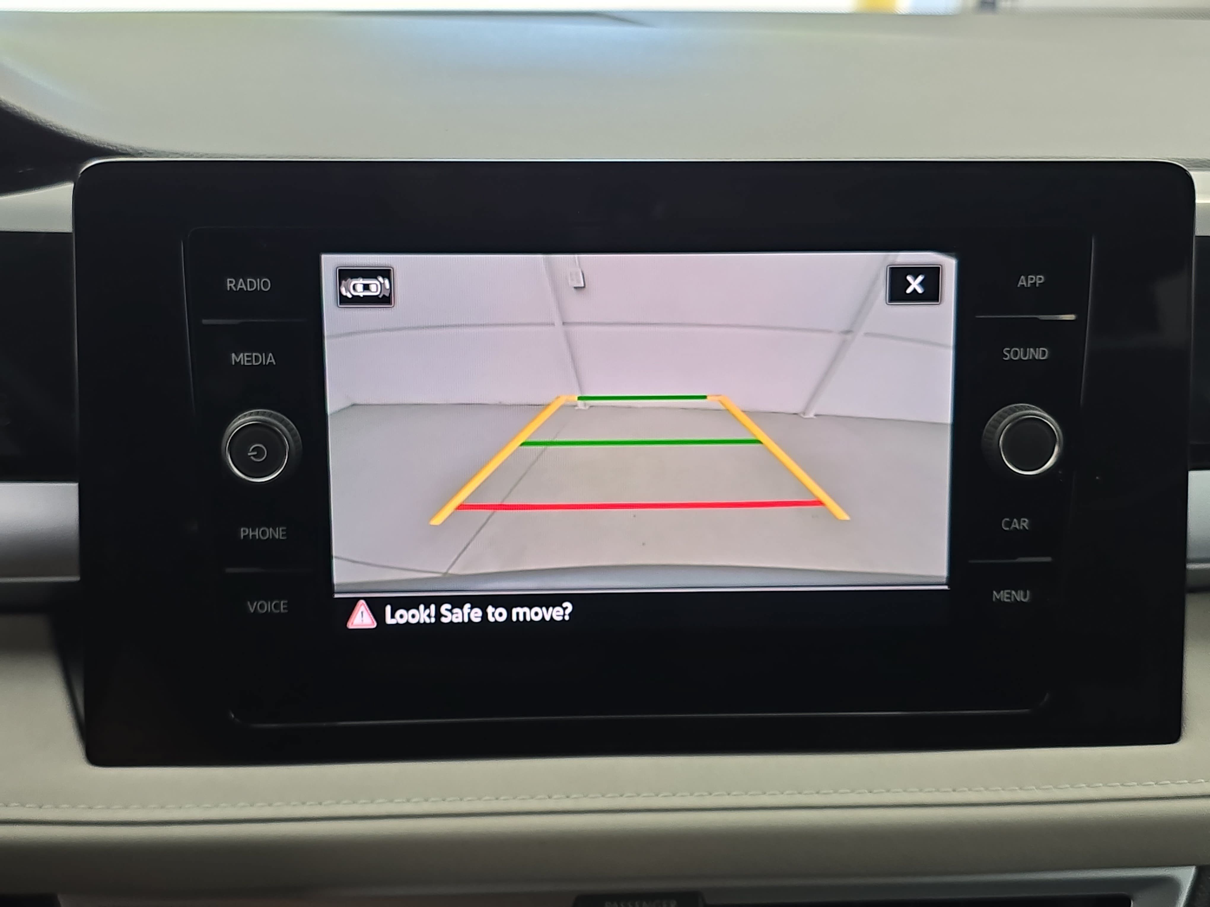 Used 2025 Volkswagen Taos SE FWD image 22