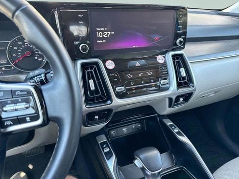 Used 2022 Kia Sorento EX image 20