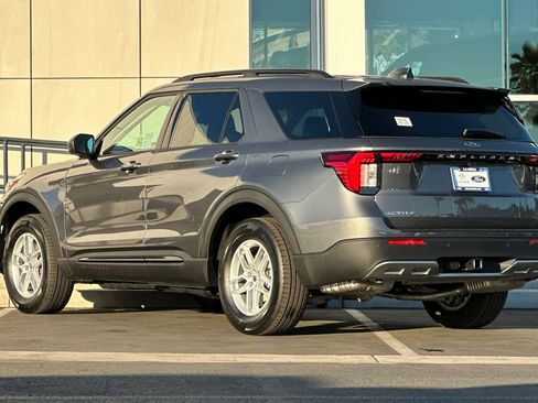 New 2026 Ford Explorer Active w/ Active Comfort Package image 5