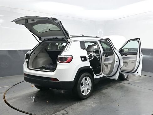 Used 2022 Jeep Compass Latitude image 47