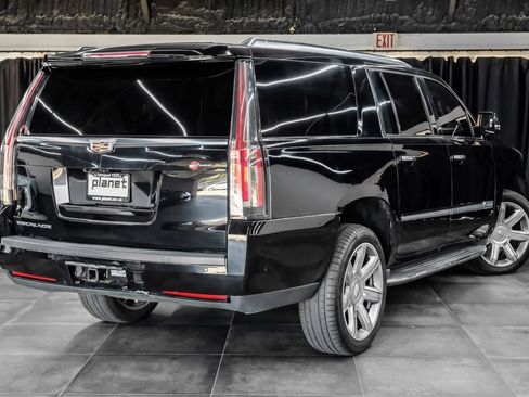 Used 2020 Cadillac Escalade ESV Luxury RWD image 9