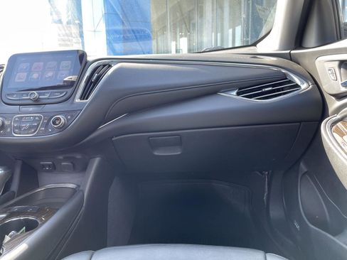 Used 2017 Chevrolet Malibu Premier w/ Driver Confidence Package image 34