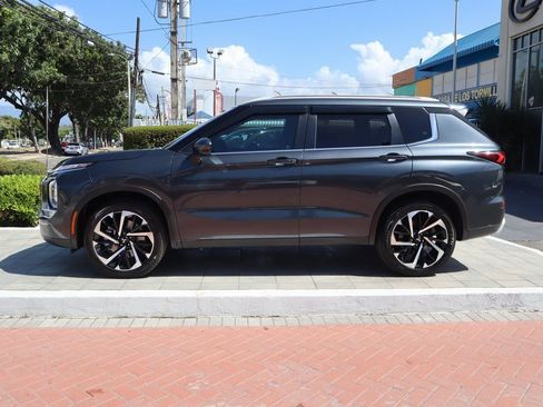 Used 2024 Mitsubishi Outlander SE Black Edition image 8