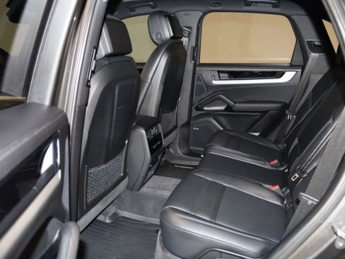 Used 2024 Porsche Cayenne image 62