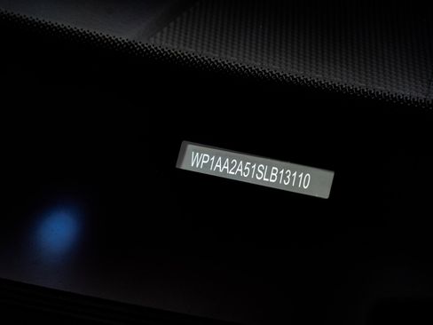 Used 2025 Porsche Macan image 32