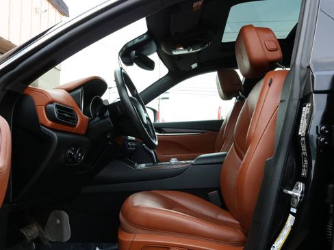 Used 2020 Maserati Levante image 26