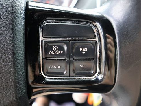 Used 2015 Dodge Grand Caravan SE FWD image 30
