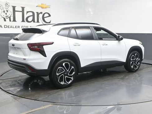 New 2026 Chevrolet Trax RS w/ Sunroof Package FWD image 28