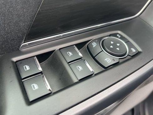 Used 2025 Ford F150 Lariat w/ Equipment Group 501A Mid image 11