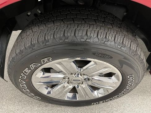 Used 2019 Ford F150 Lariat w/ Equipment Group 502A Luxury AWD/4WD image 15