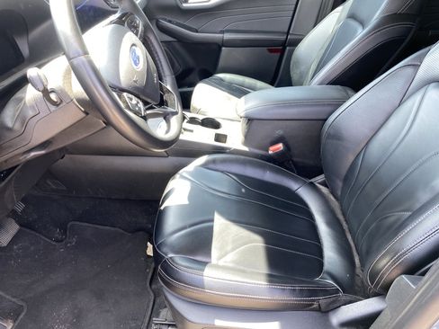 Used 2025 Ford Escape SE w/ PHEV Premium Package FWD image 9
