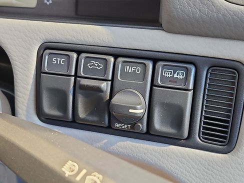 Used 2002 Volvo C70 HT image 20