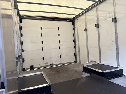 Used 2022 Ford E-350 and Econoline 350 Super Duty image 14