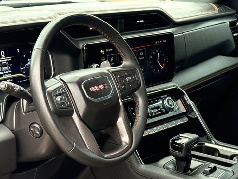 Used 2024 GMC Sierra 1500 AT4 w/ Technology Package AWD/4WD image 18