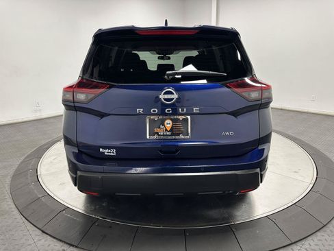 Used 2026 Nissan Rogue SV AWD/4WD image 11