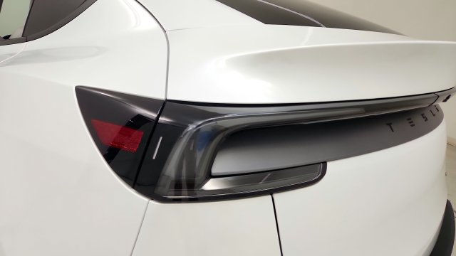 Used 2026 Tesla Model Y AWD image 25