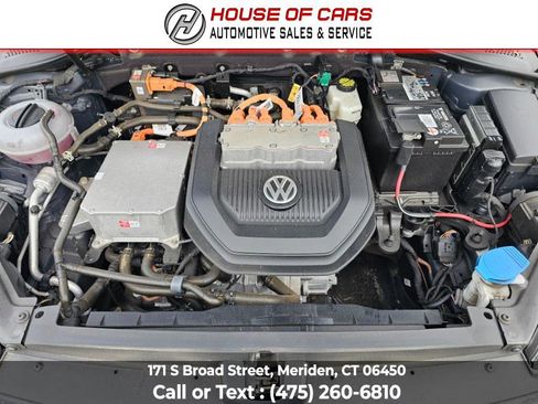 Used 2016 Volkswagen e-Golf SE image 40
