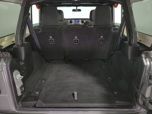 Used 2018 Jeep Wrangler Unlimited Sport S AWD/4WD image 26