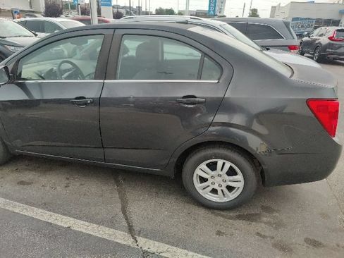 Used 2014 Chevrolet Sonic LT FWD image 8