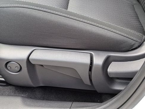 Used 2025 Mitsubishi Outlander ES FWD image 20
