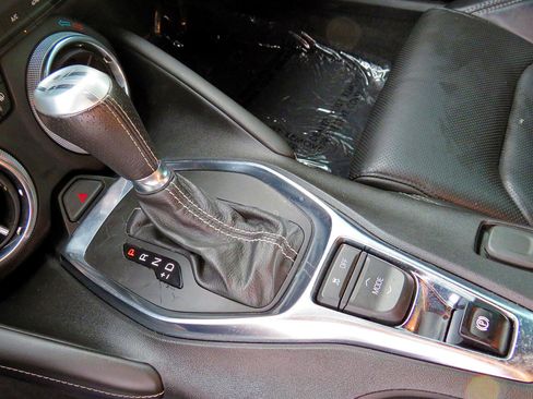 Used 2021 Chevrolet Camaro SS image 28