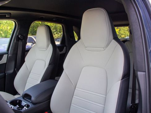 Used 2026 Porsche Cayenne GTS AWD/4WD image 12