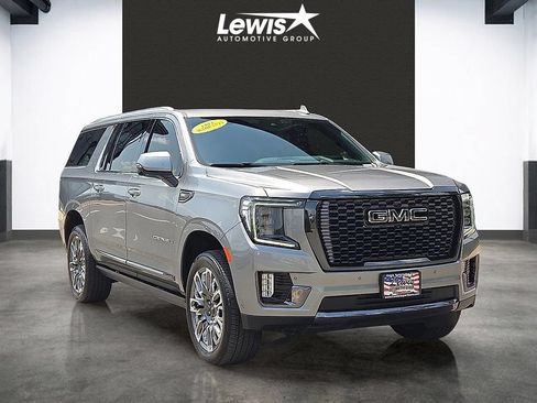 Used 2023 GMC Yukon XL Denali Ultimate w/ LPO, Floor Liner Package AWD/4WD image 6