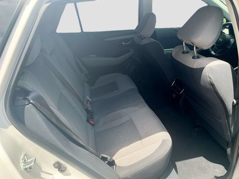 Used 2025 Subaru Outback Premium w/ Popular Package #1A AWD/4WD image 27