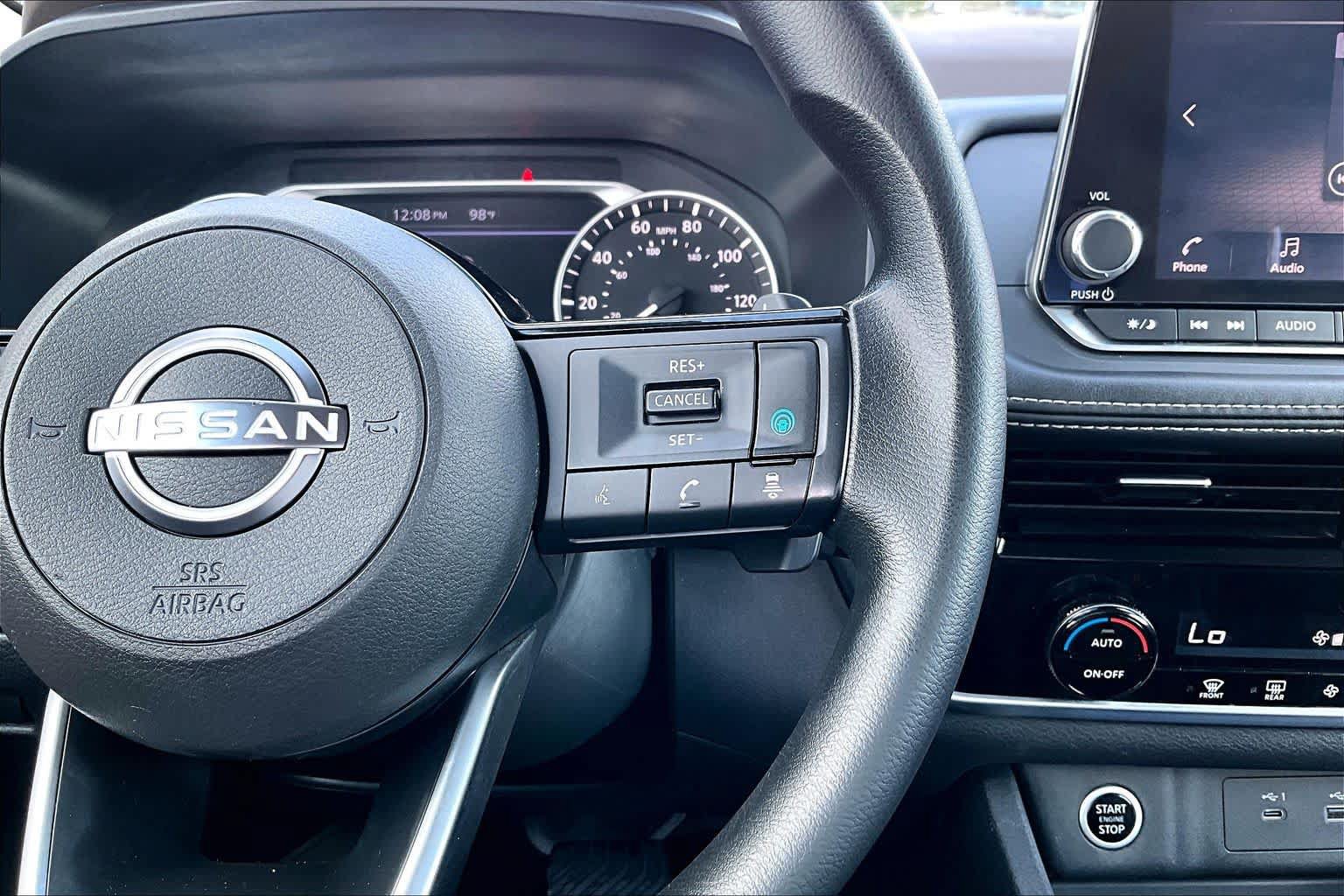 Used 2022 Nissan Rogue SV FWD image 25