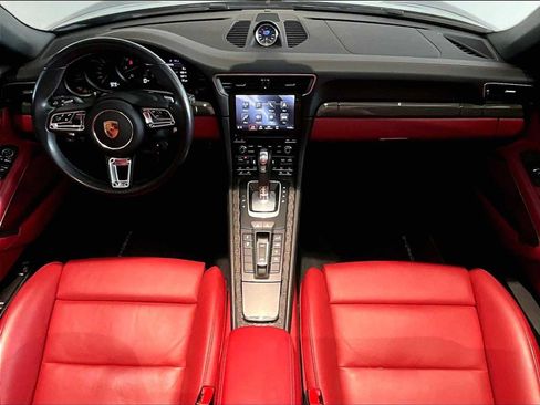 Used 2018 Porsche 911 Targa 4 GTS image 17