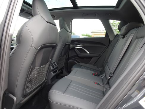 Certified 2025 Audi Q5 Premium Plus AWD/4WD image 11