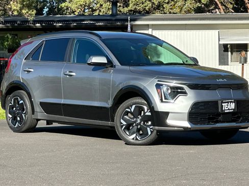 Used 2024 Kia Niro Wind FWD image 2