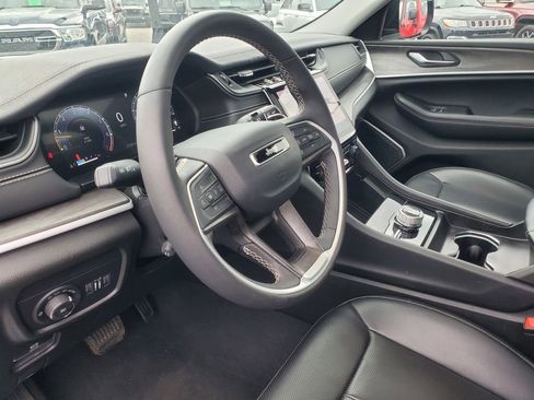 Used 2024 Jeep Grand Cherokee L Limited w/ Luxury Tech Group II AWD/4WD image 13