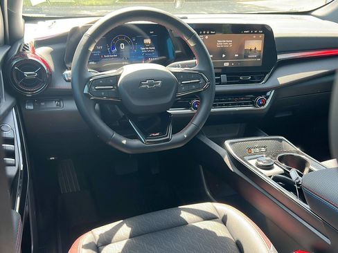 Used 2026 Chevrolet Equinox RS w/ Safety and Technology Package image 18