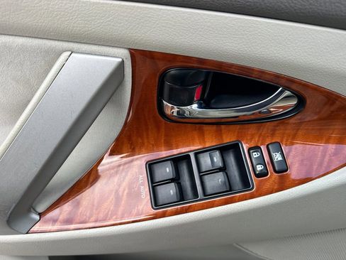 Used 2011 Toyota Camry XLE FWD image 10