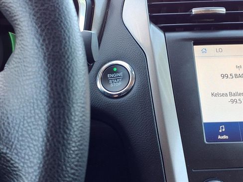 Used 2020 Ford Fusion SE image 13