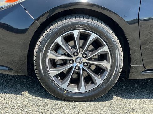 Used 2018 Toyota Avalon XLE FWD image 25