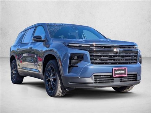 New 2026 Chevrolet Traverse LT w/ Midnight/Sport Edition image 3