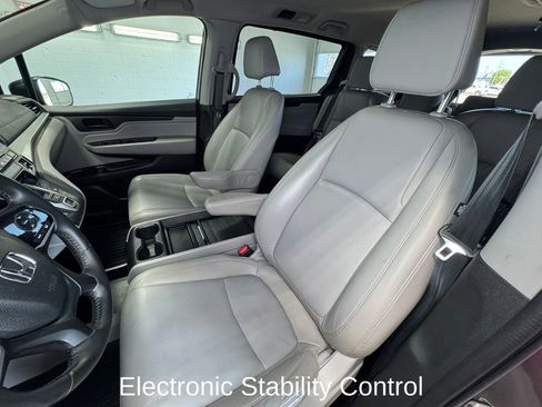 Used 2018 Honda Odyssey EX-L image 12