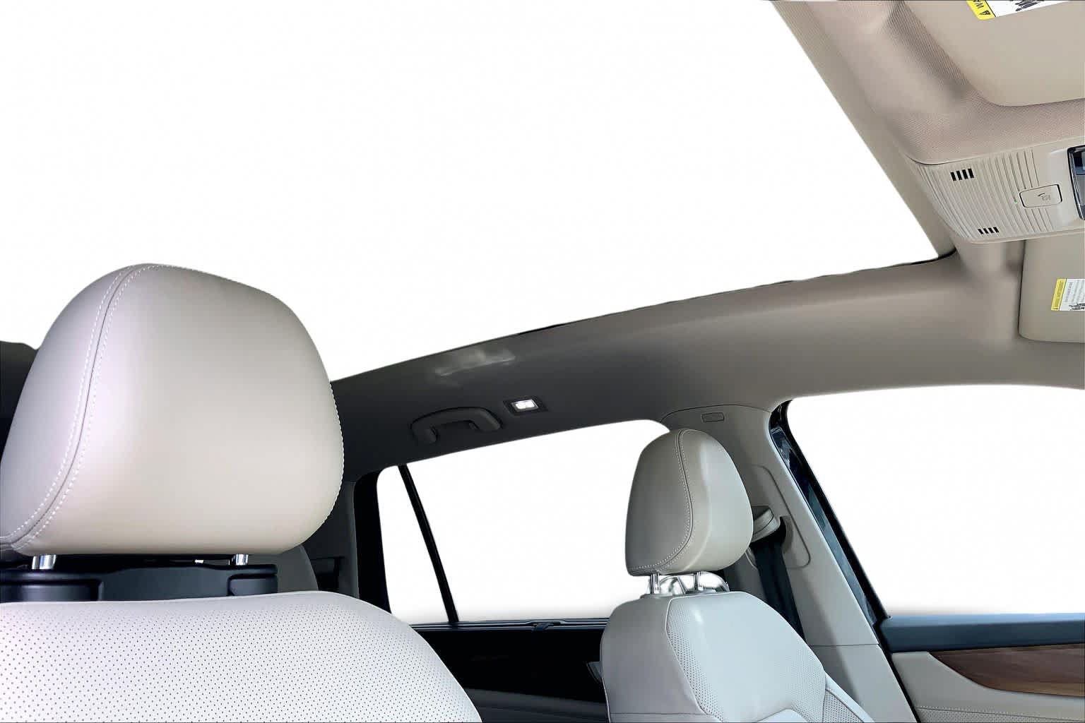 Used 2024 Volkswagen Atlas SE w/ Panoramic Sunroof Package FWD image 30