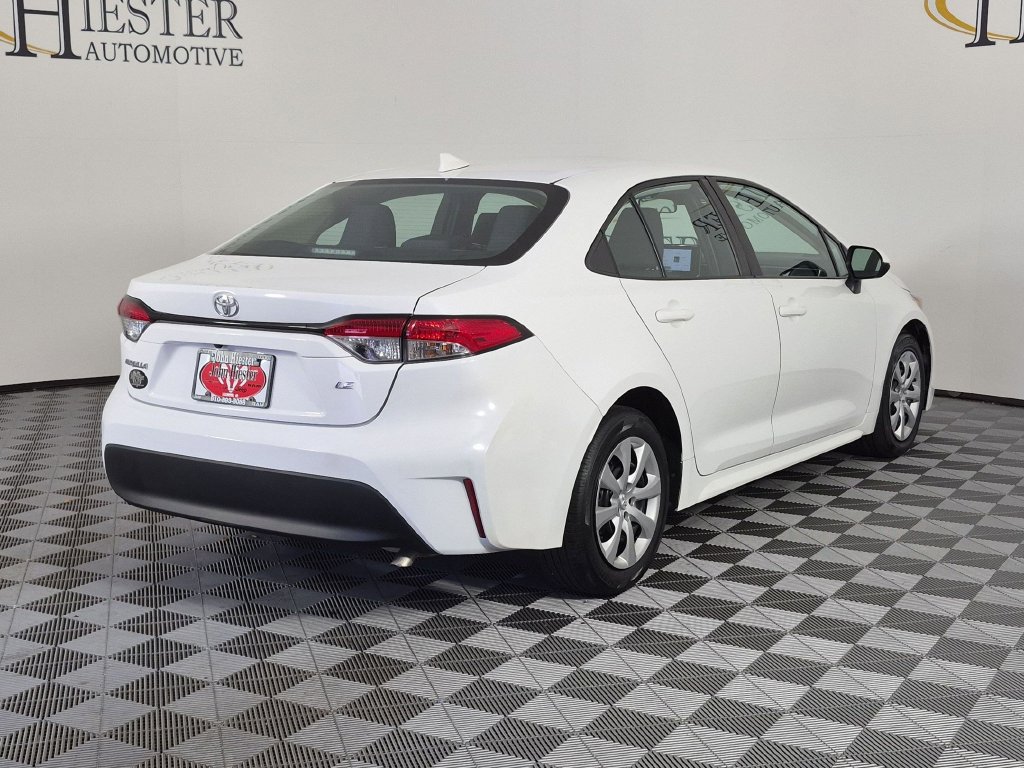 Used 2023 Toyota Corolla LE FWD image 4