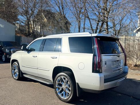 Used 2020 Cadillac Escalade Luxury image 4