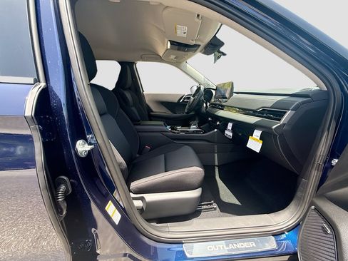 New 2026 Mitsubishi Outlander ES FWD image 29