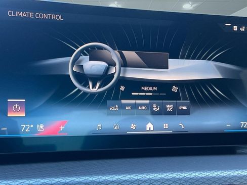 Used 2026 BMW 330i Sedan w/ M Sport Package RWD image 24