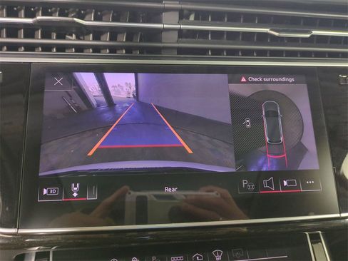 Used 2023 Audi Q7 3.0T Prestige image 26