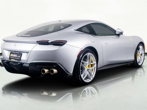 Used 2022 Ferrari Roma image 10